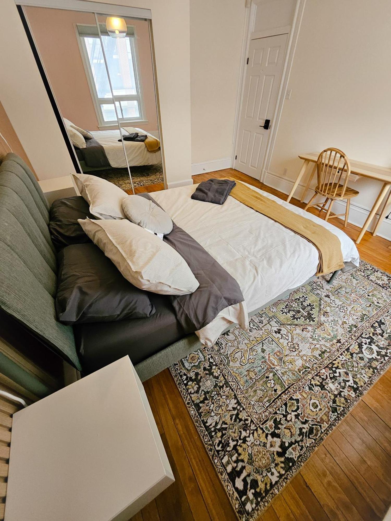 Ottawa Downtown Cozy Guesthouse エクステリア 写真